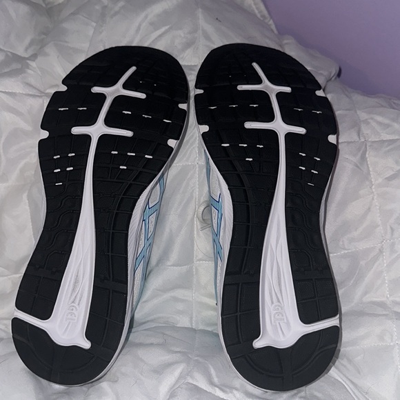 Womens ASICS shoes size 11 - Picture 5 of 7